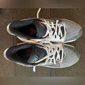 Nike Zoom Freak 2 Giannis Sneakers Youth 6.5 CW3227-101 Basketball Shoes